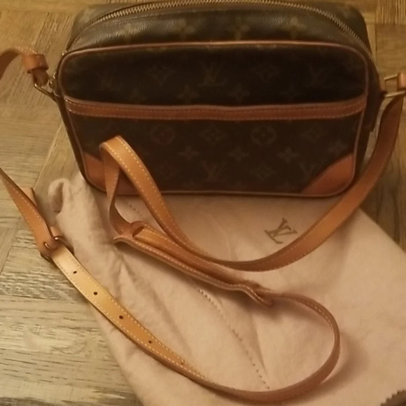 Louis Vuitton Monogram Trocadero Crossbody Bag - Picture 14 of 16